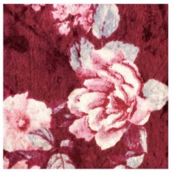 NEW•2X•RED VELVET FLORAL CICI DRESS - Picture 5 of 17